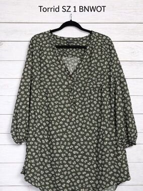 Torrid Olive Floral Button-Front Harper Blouse